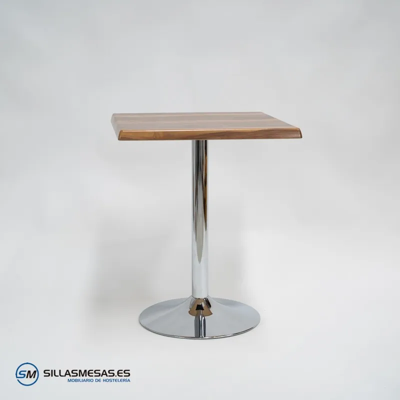Mesa cuadrada exterior F y pie cromado: diseño atemporal