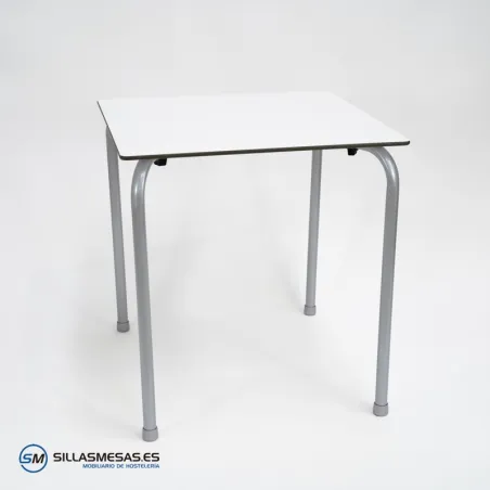 Mesa VIVO 70x70 de aluminio con tablero compact apilable