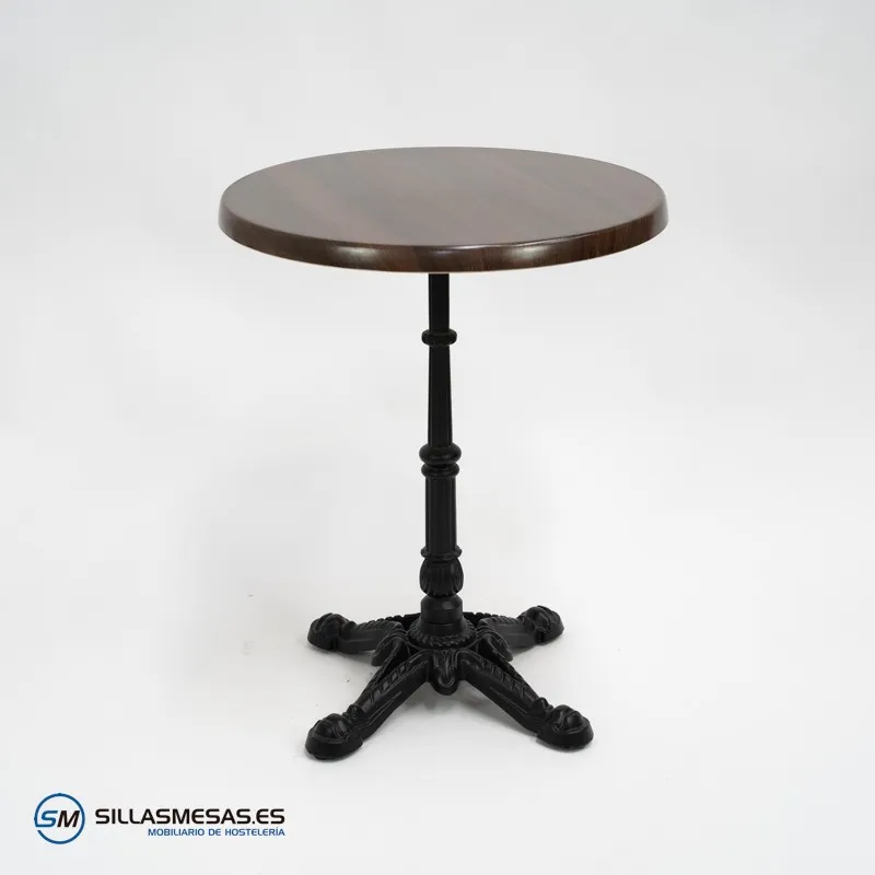 Mesa parisina redonda de exterior: estilo relajado