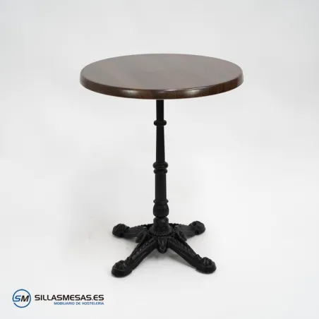 Mesa parisina redonda de exterior: estilo relajado