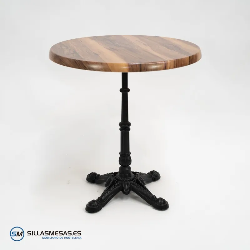 Mesa parisina redonda de exterior: estilo relajado