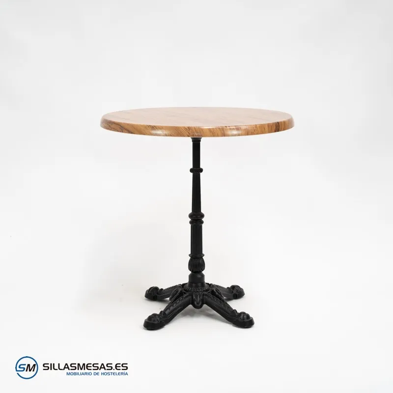 Mesa parisina redonda de exterior: estilo relajado