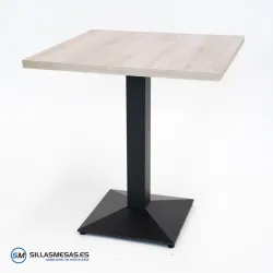 Mesa Daniela interior: metal elegante y resistente