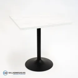 Mesa interior F Cuadrada pie negro: diseño moderno