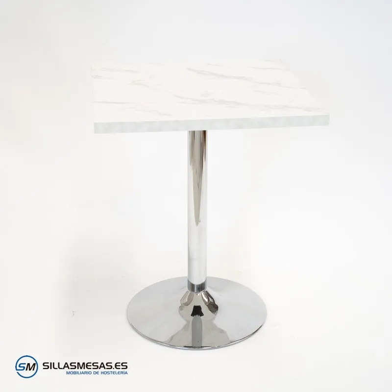 Mesa interior F Cuadrada pie cromado: estilo y resistencia