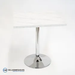 Mesa interior F Cuadrada pie cromado: estilo y resistencia