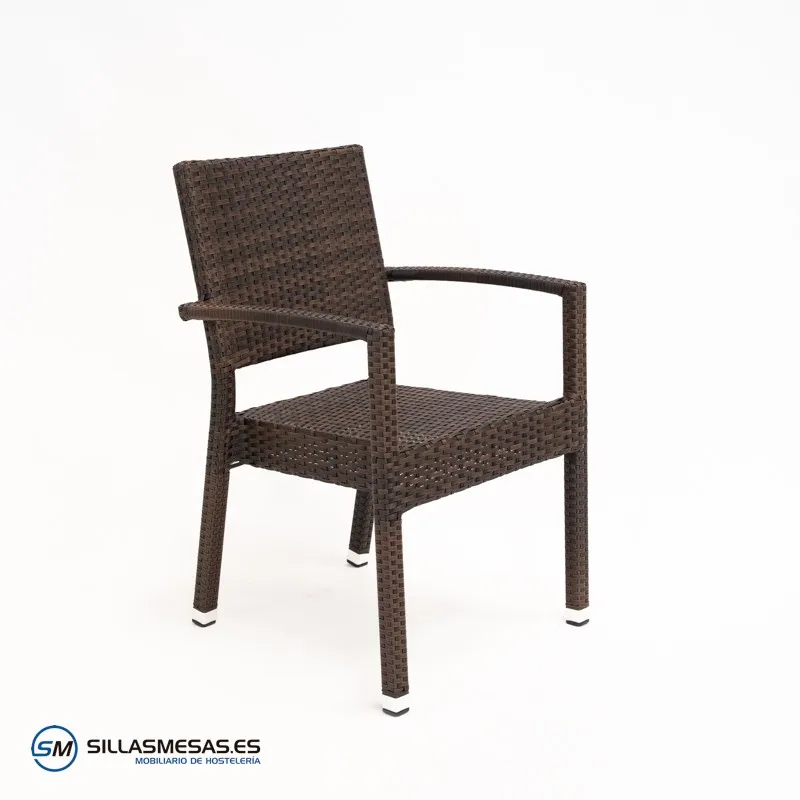 Sillón Marbella de rattan marrón: confort y estilo