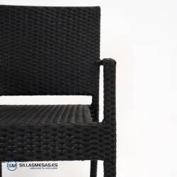 Sillón Marbella de rattan negro: diseño moderno