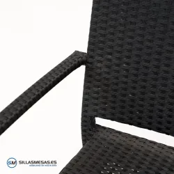 Sillón Marbella de rattan negro: diseño moderno