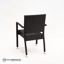 Sillón Marbella de rattan negro: diseño moderno