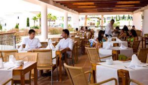 restaurante casi lleno