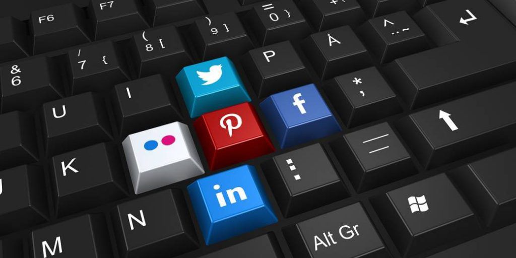 Alcanza a tu clientela en las redes sociales Alcanza a tu clientela en las redes sociales