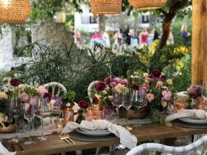 Centros florales para decorar la mesa de una boda