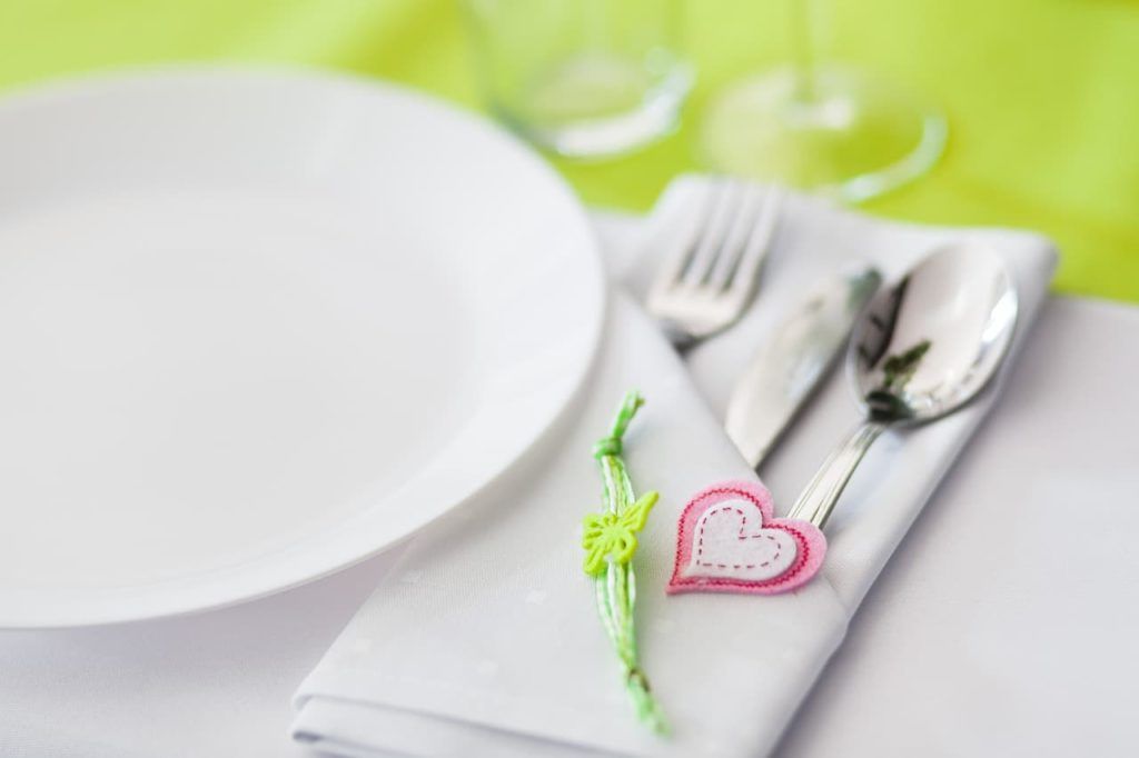 ▷ Cómo doblar servilletas, ¡las ideas más creativas para tu restaurante!