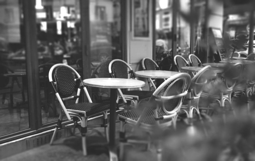 Medidas de las mesas de un bar